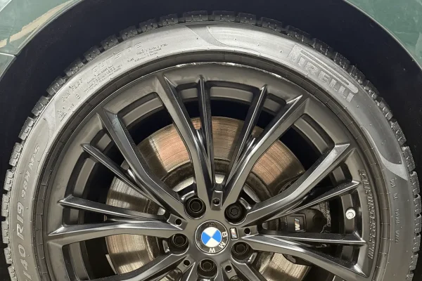 zwarte-velg-beschadigd